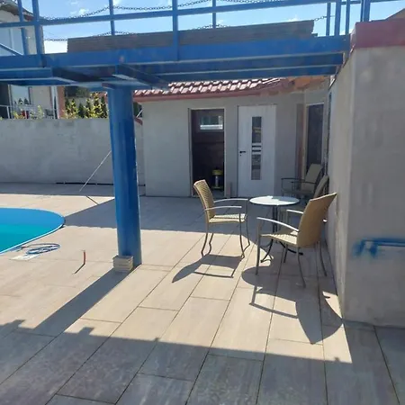 Gaestehaus Kathi Buschcamper مكان تخييم Gyenesdiás