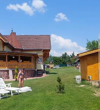 Kemp Gaestehaus Kathi Buschcamper *