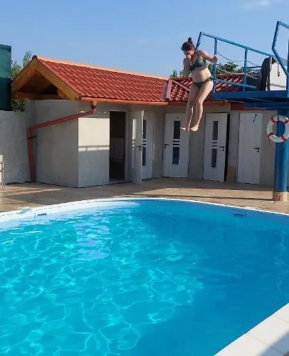 Kamp alanı Gaestehaus Kathi Buschcamper Gyenesdiás